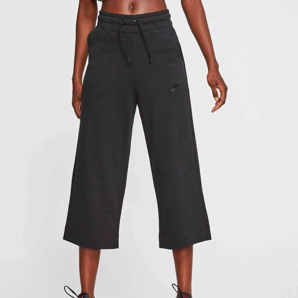 Nike Women's Black Jersey Capri Pants
